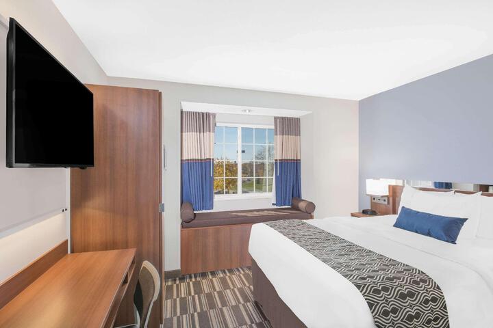 2 Queen Beds (8 of 27)