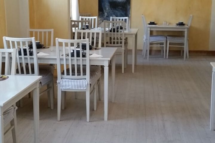 Dining 58 of 83
