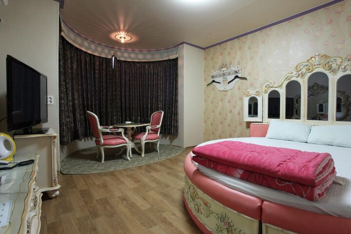 Room 22 of 79