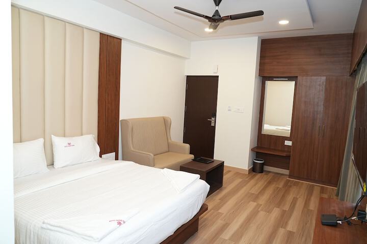 Room 27 of 67