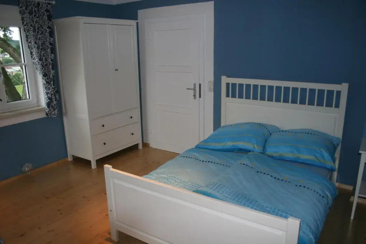 Room 2 of 9