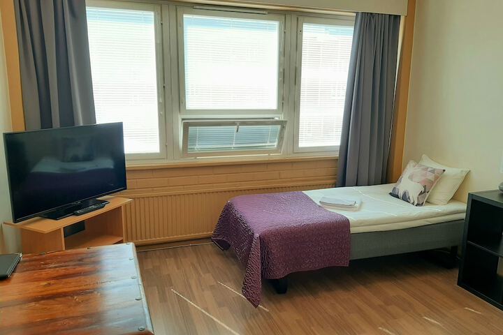 Room 9 of 37