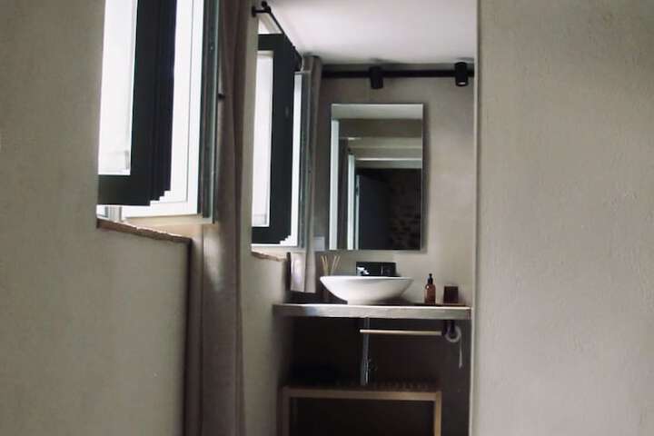Room 35 of 42