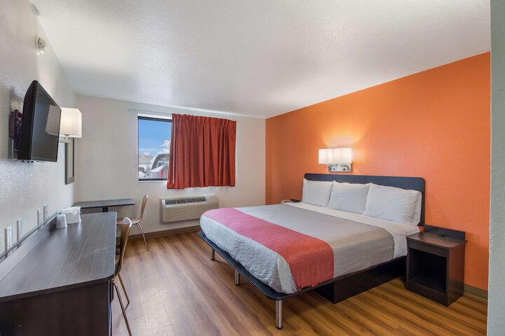 Standard | King Bed (7 of 9)