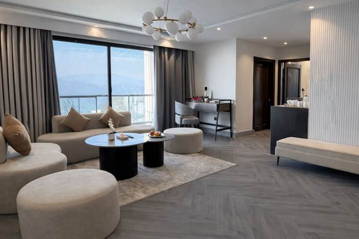 Room 33 of 41