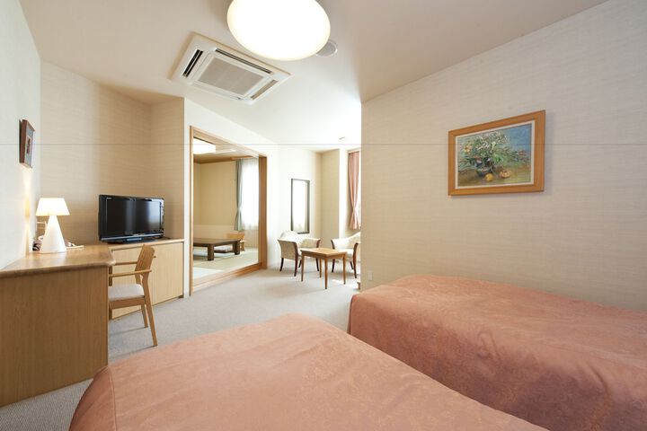 Room 10 of 146