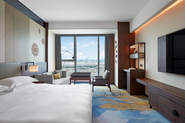 Room 8 of 48