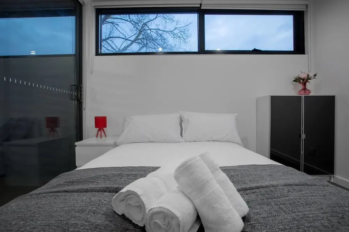 Room 6 of 15