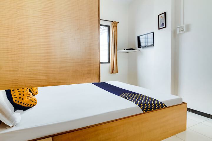 Room 6 of 26