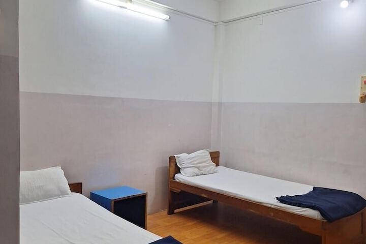 Room 6 of 29
