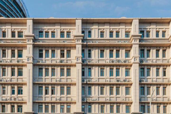 Yitel Collection Qingdao Zhanqiao Railway Station East Square