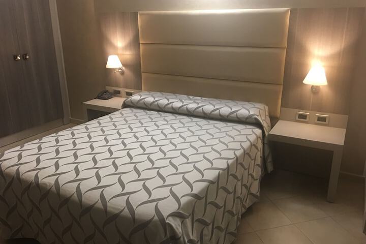 Room 28 of 188