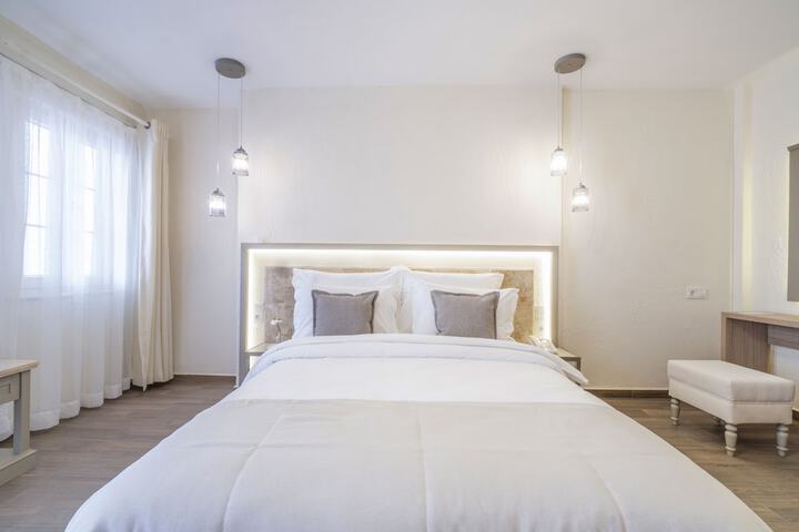 Room 13 of 150