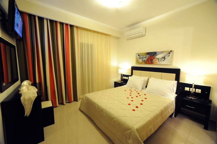 Room 2 of 24