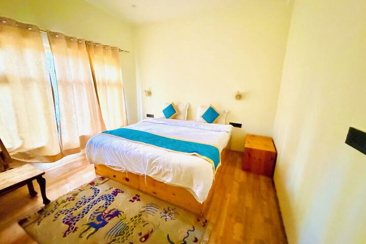 Room 10 of 24
