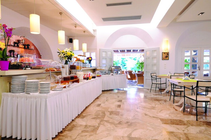Dining 68 of 86