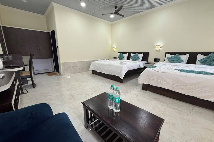 Room 4 of 34