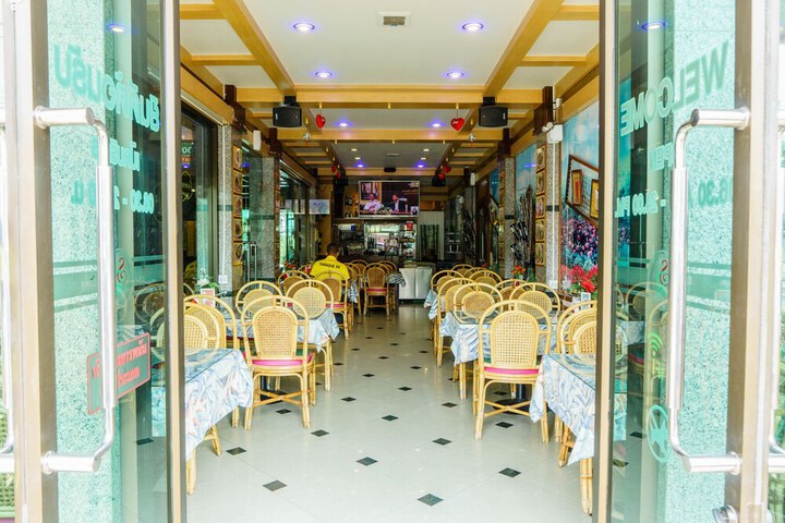 Dining 49 of 74