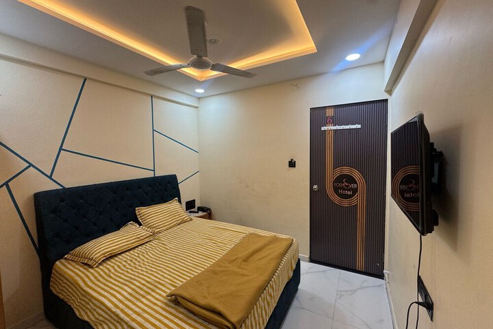 Room 7 of 11