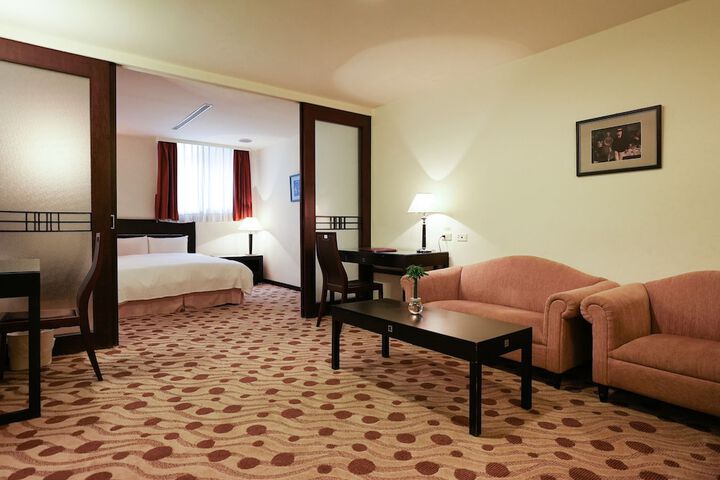Room 19 of 35
