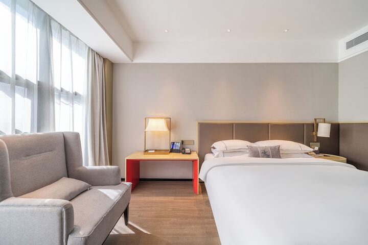Room 3 of 8