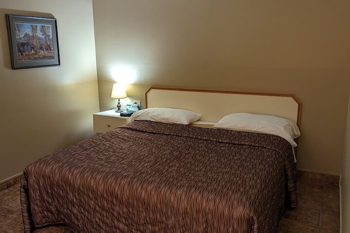 Room 3 of 12