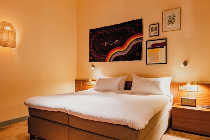 Room 81 of 239