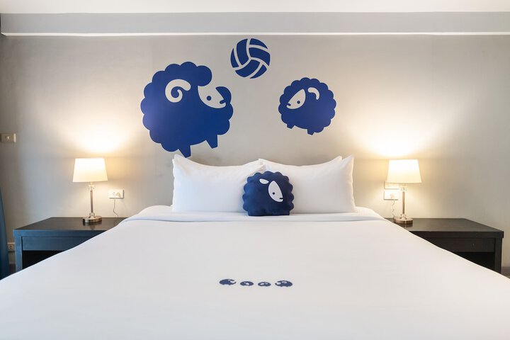 Room 10 of 113