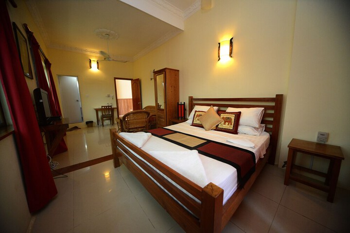 Room 5 of 38