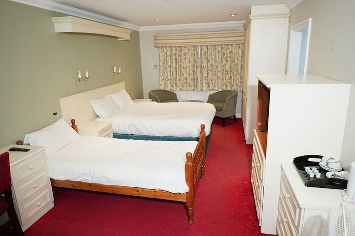 Room 12 of 68