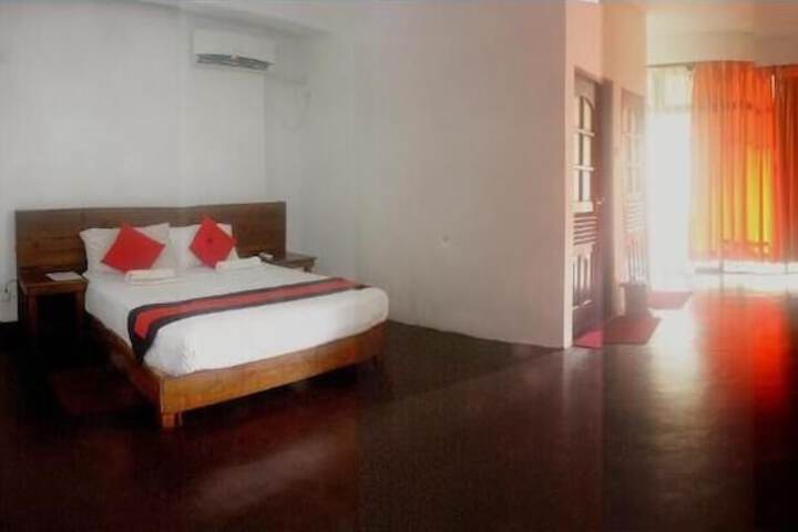 Room 8 of 23