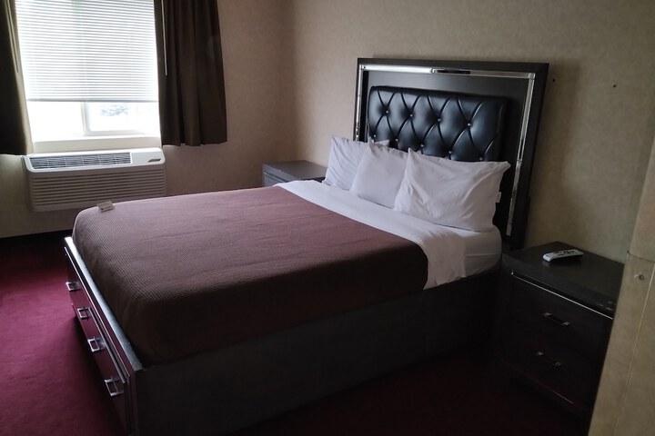 Room 25 of 68