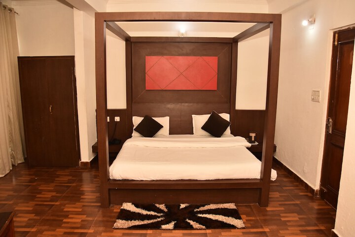 Room 10 of 22