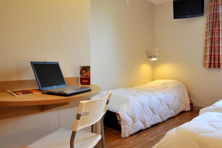 Room 13 of 27