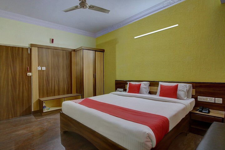 Room 10 of 28