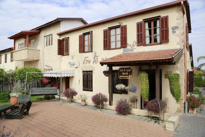Hotel Exterior 54 of 69