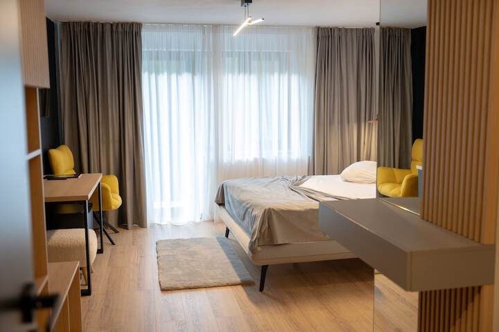 Room 4 of 51
