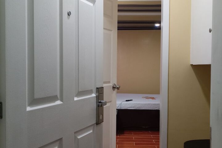 Room 9 of 21