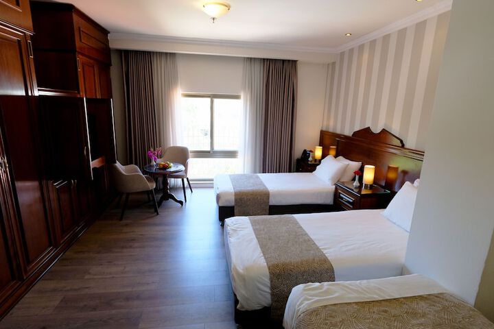 Room 15 of 53