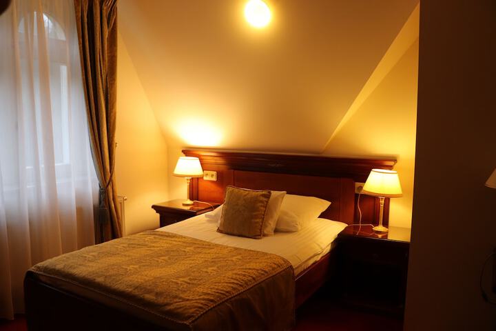 Room 36 of 97