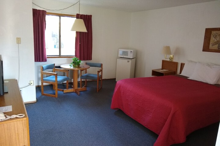 Room 11 of 34