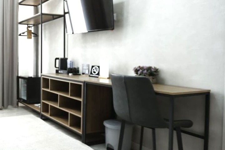 Room 17 of 33