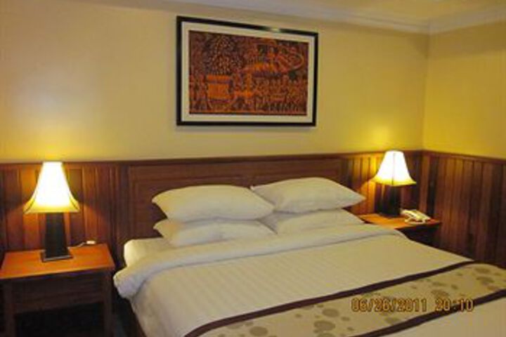 Room 12 of 36