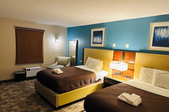 2 Double Beds (11 of 12)
