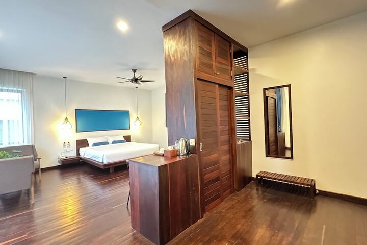 Room 30 of 76