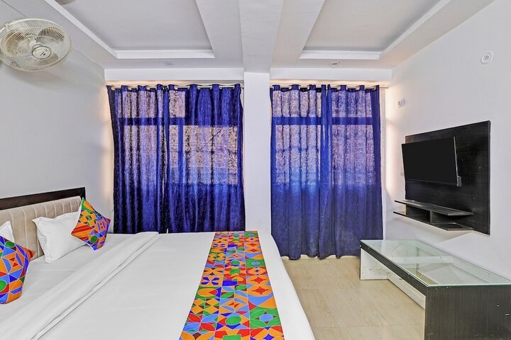 Room 13 of 25