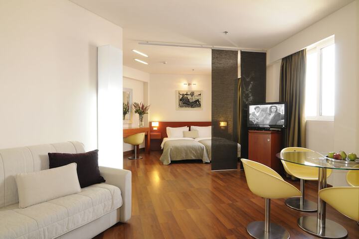 Room 13 of 53