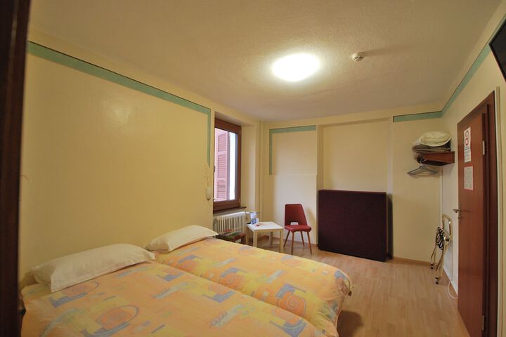 Room 9 of 47