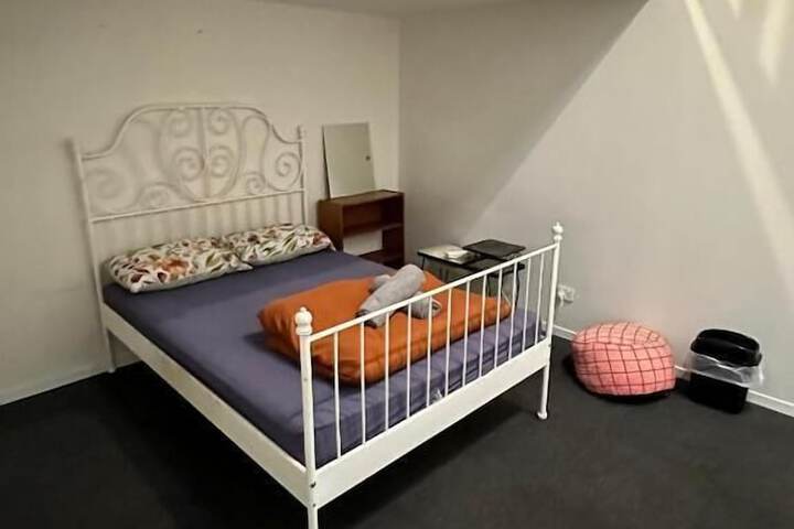 Room 16 of 49