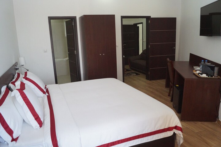 Room 9 of 53